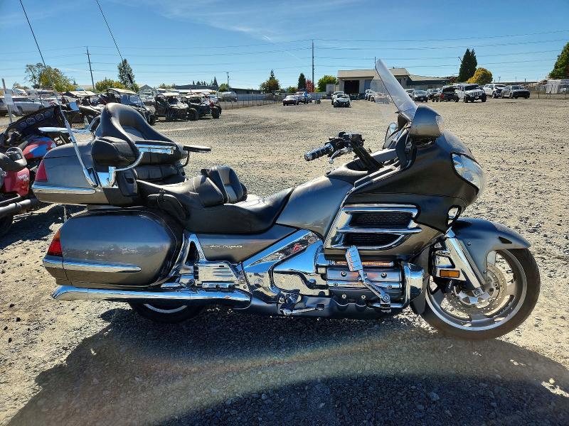 2004 HONDA GL1800 A  