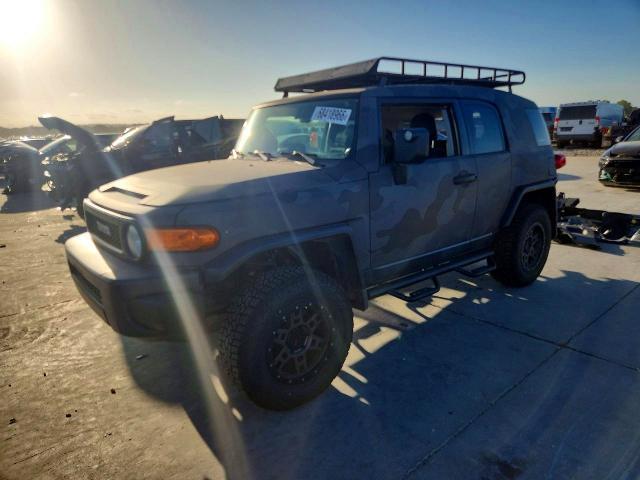 2010 TOYOTA FJ CRUISER BASE  