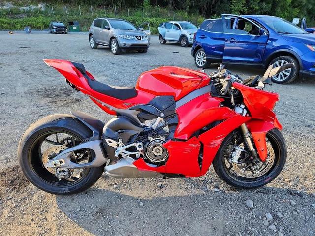 2025 DUCATI PANIGALE V4  