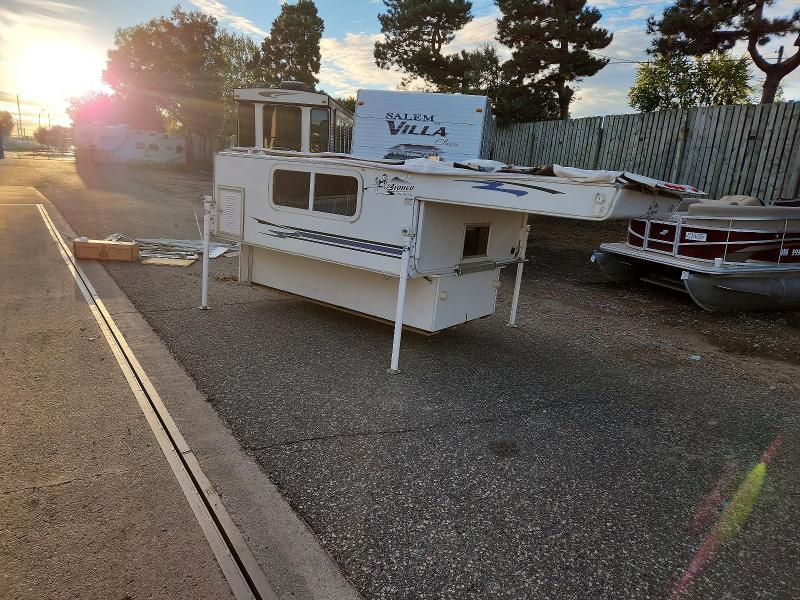 2005 VANGUARD PALAMINO SLIDE-IN CAMPER