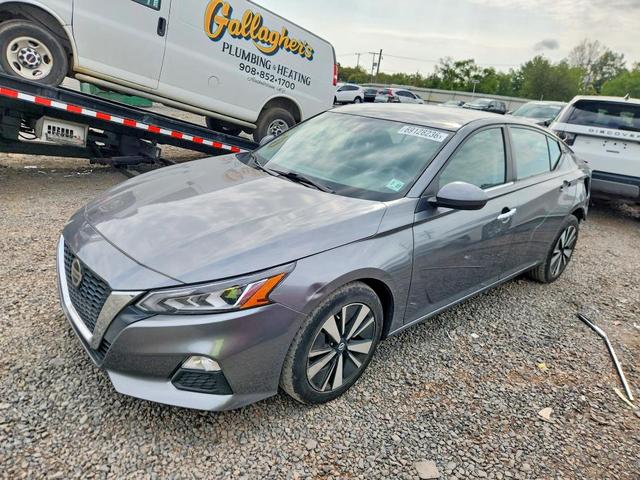 2022 NISSAN ALTIMA SV  