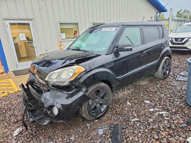 2013 KIA SOUL +  