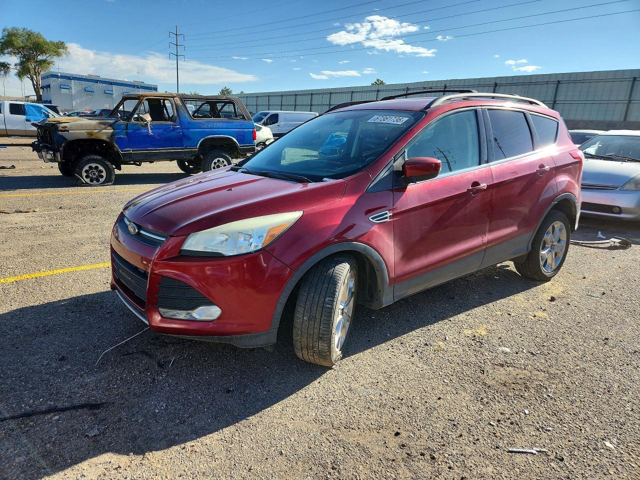 Vue de 2015 FORD ESCAPE SE, angle 1