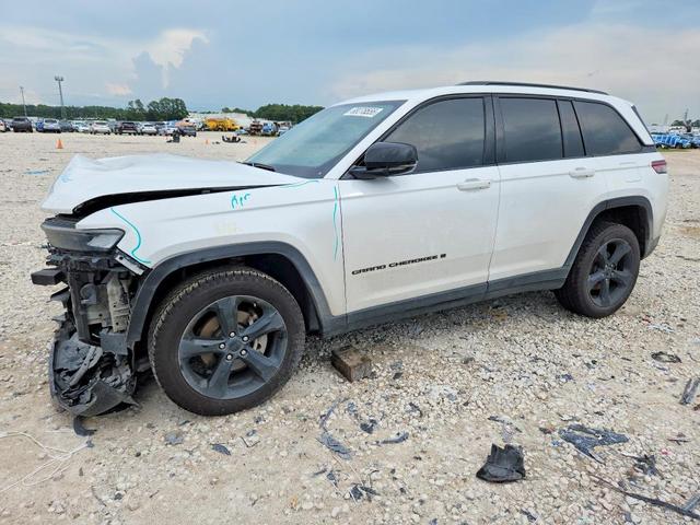 2024 JEEP GRAND CHEROKEE LAREDO  