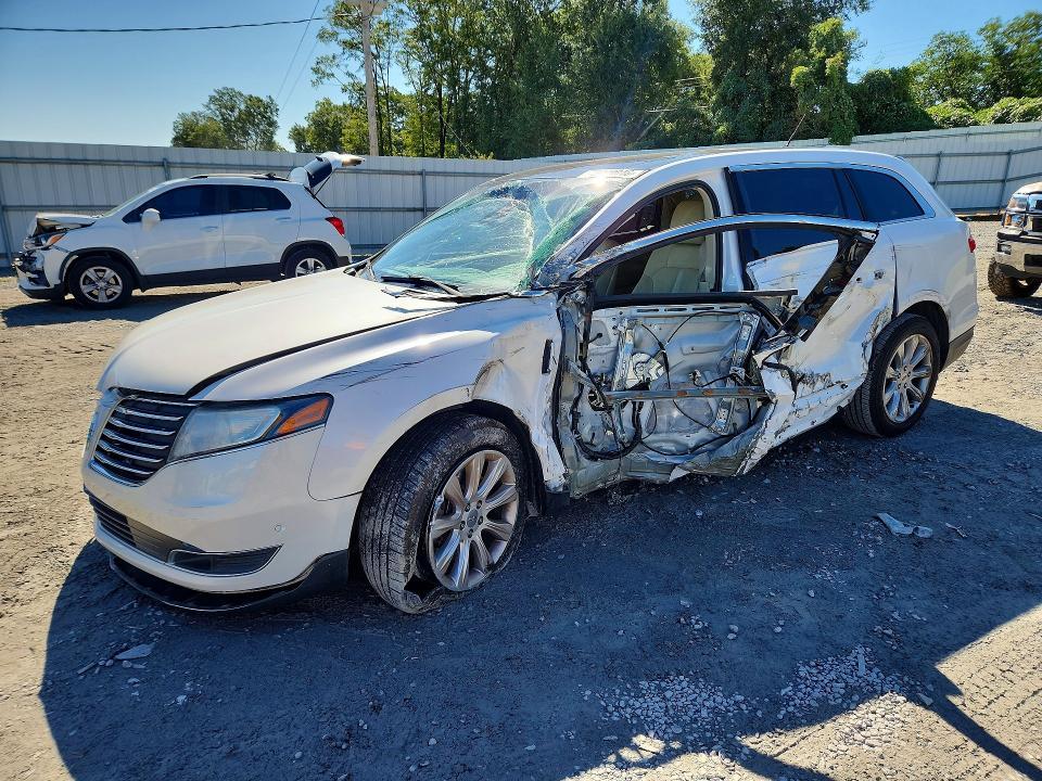 2018 LINCOLN MKT   