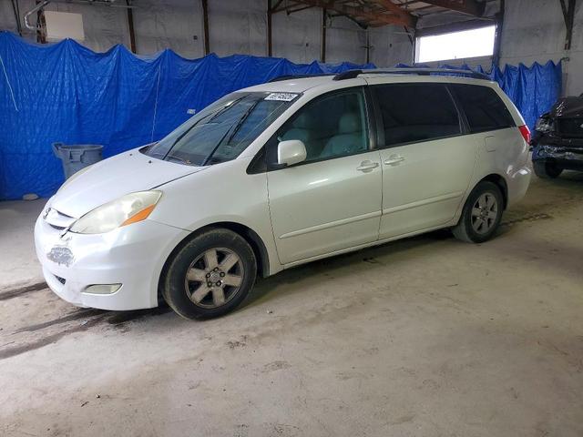 2008 TOYOTA SIENNA XLE