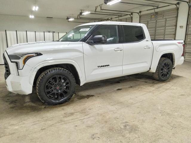 2022 TOYOTA TUNDRA SR5  