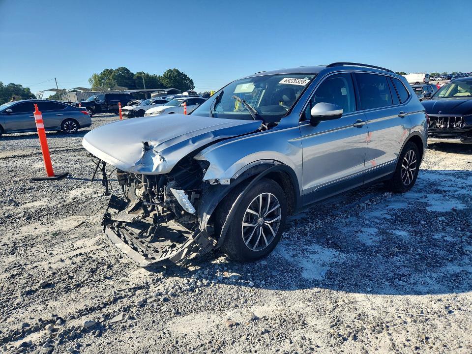 2020 VOLKSWAGEN TIGUAN SE  