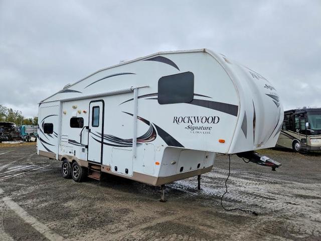 2016 FOREST RIVER ROCKWOOD CAMPER