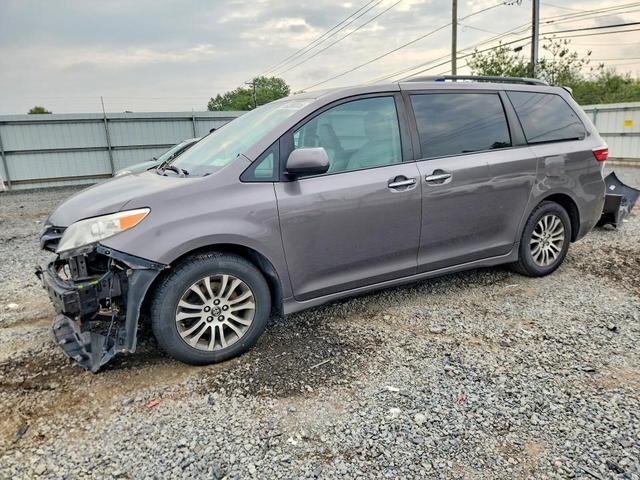 2019 TOYOTA SIENNA XLE 8-PASSENGER  