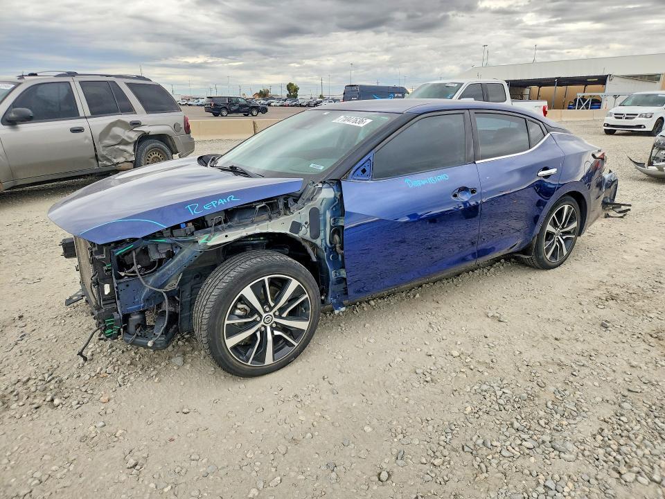 2022 NISSAN MAXIMA SV  