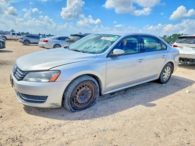 2012 VOLKSWAGEN PASSAT S  