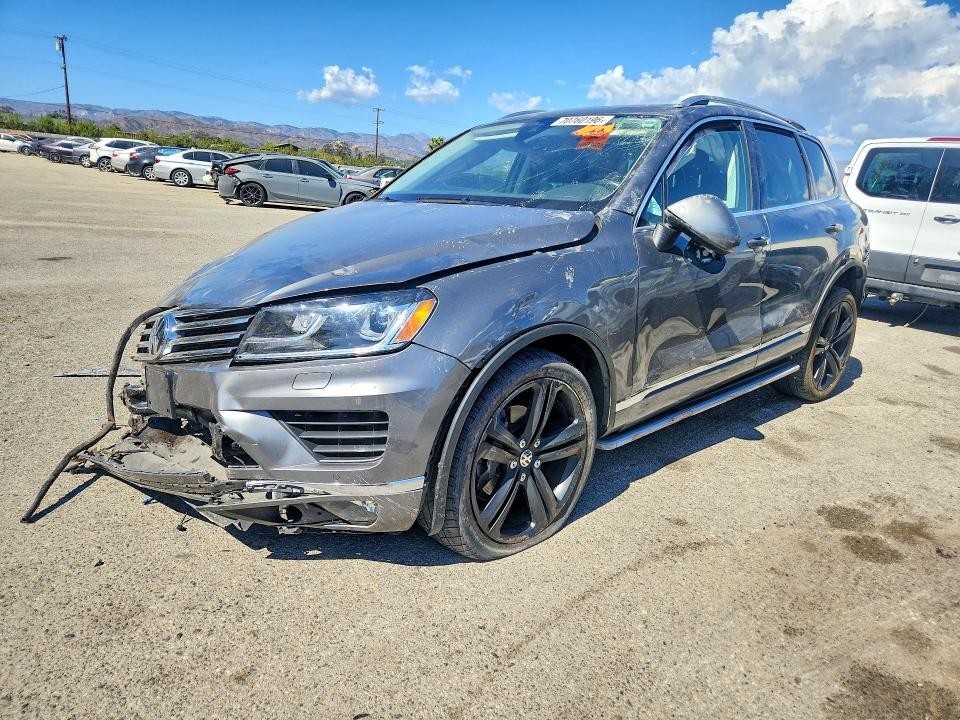 2017 VOLKSWAGEN TOUAREG EXECUTIVE  