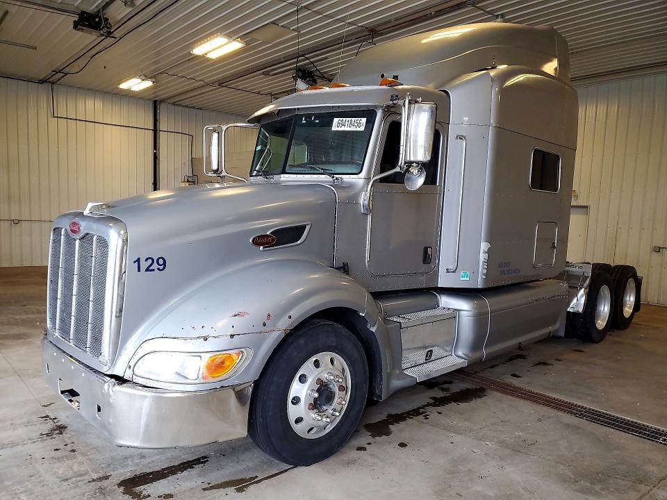 2014 PETERBILT 389 SEMI TRUCK