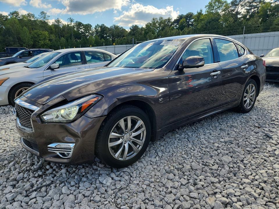 2018 INFINITI Q70 37 LUXE  