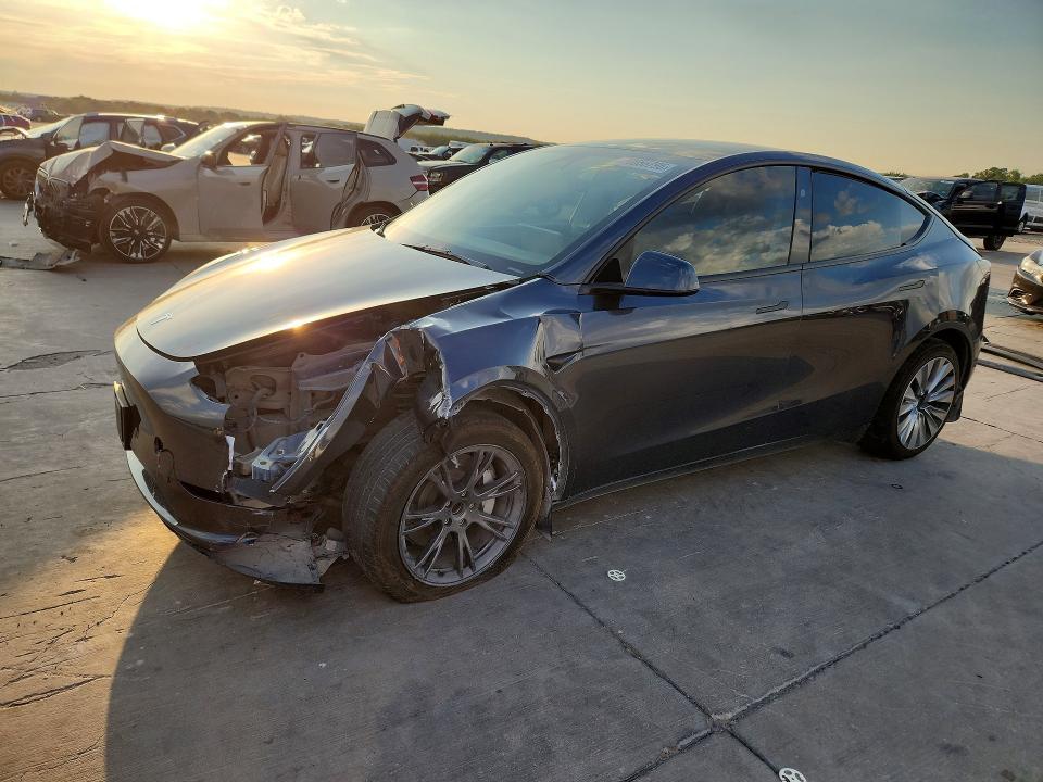 2025 TESLA MODEL  Y   