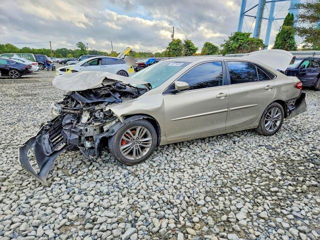 2016 TOYOTA CAMRY SE  