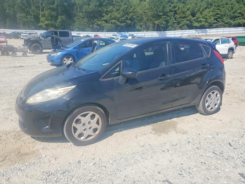 2011 FORD FIESTA SE  