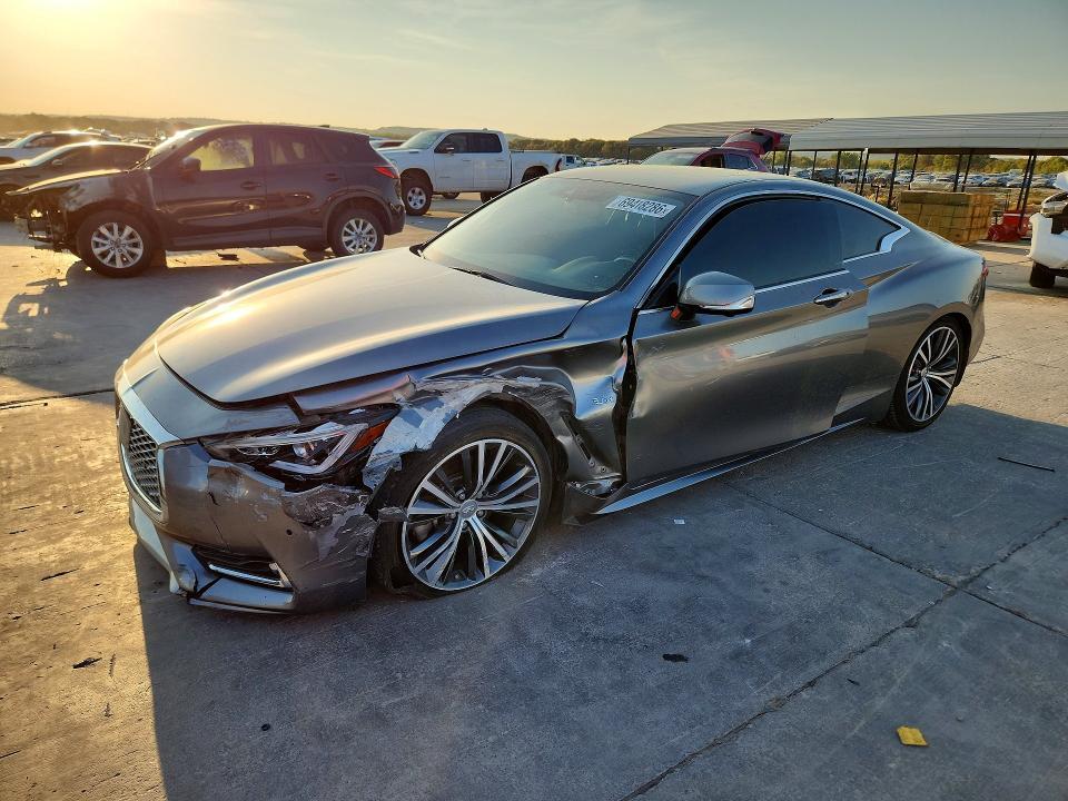 2018 INFINITI Q60 30T LUXE  