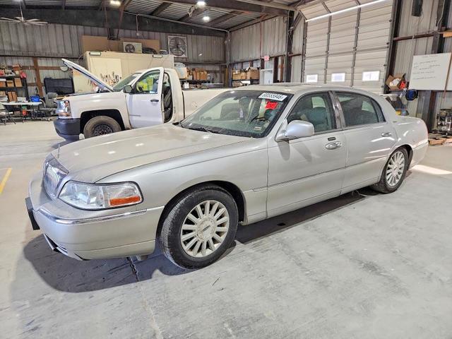 2004 LINCOLN TOWN CAR ULTIMATE  