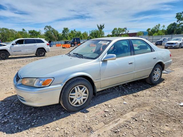 2001 TOYOTA CAMRY LE  