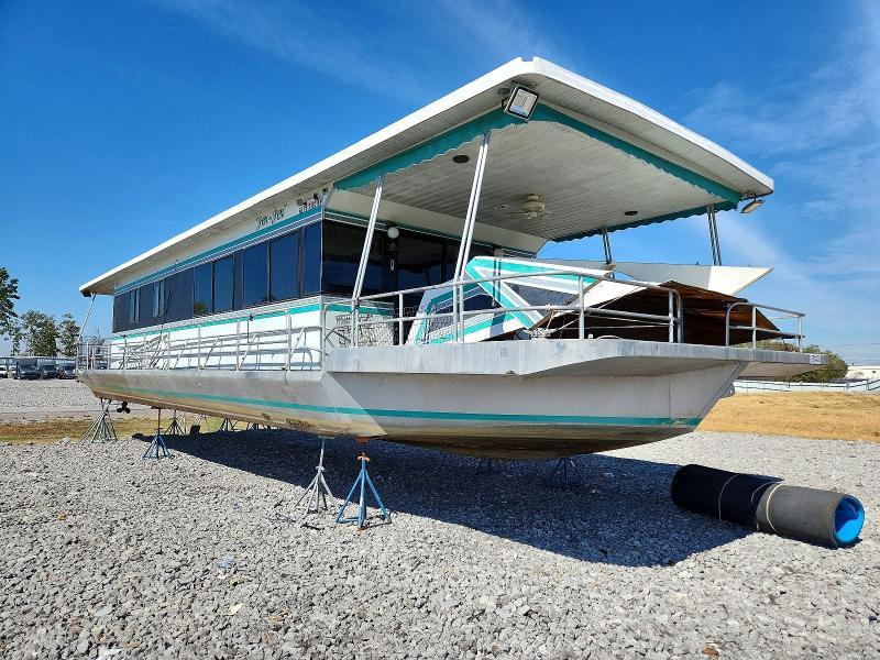 1992 HOUSE BOAT
