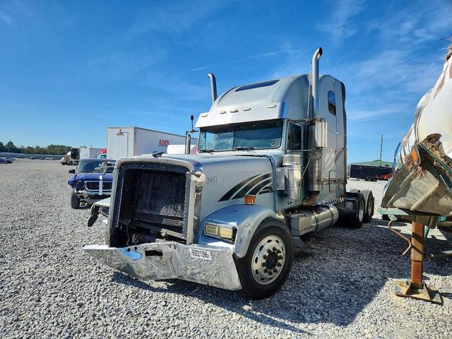 2002 FREIGHTLINER FLD120 SEMI TRUCK
