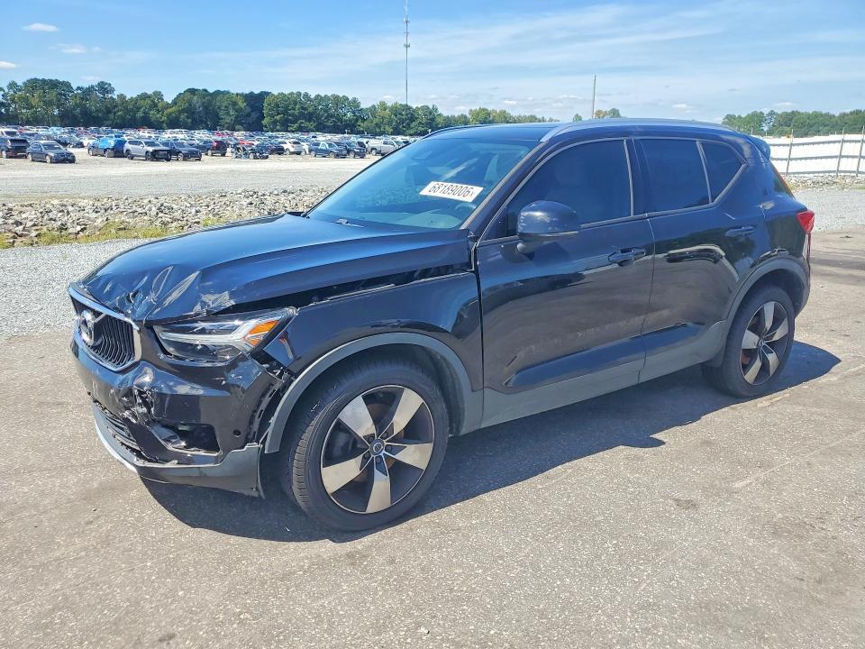 2019 VOLVO XC40 T5 MOMENTUM  