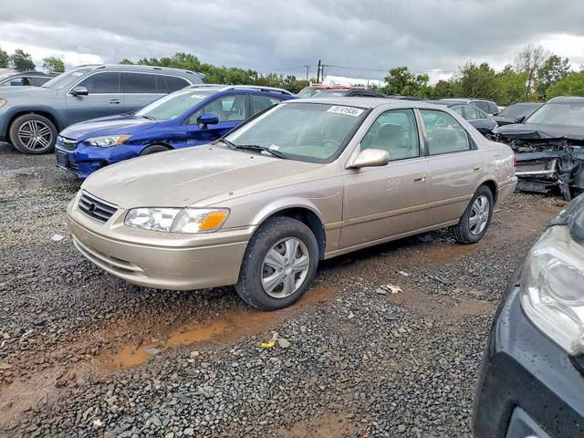 2001 TOYOTA CAMRY LE  