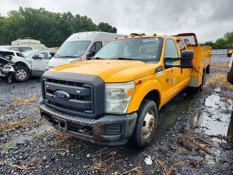2015 FORD F350 XL   