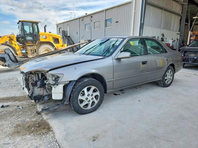 2000 TOYOTA CAMRY LE V6  
