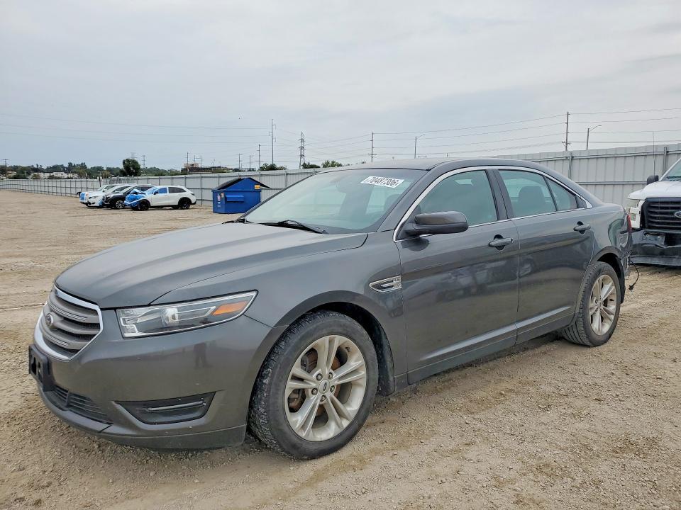 2017 FORD TAURUS SEL  
