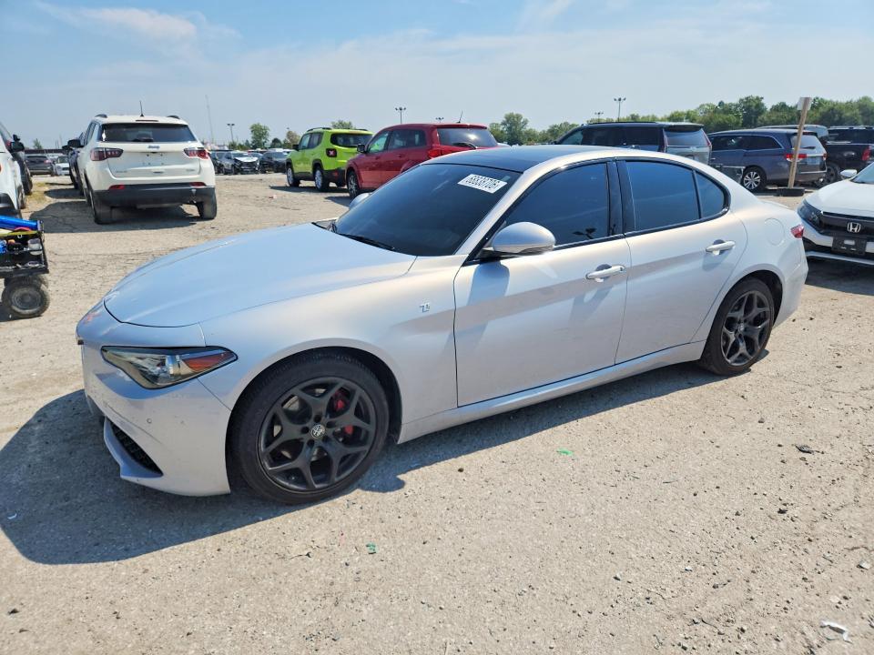 2022 ALFA ROMEO GIULIA SUPER  