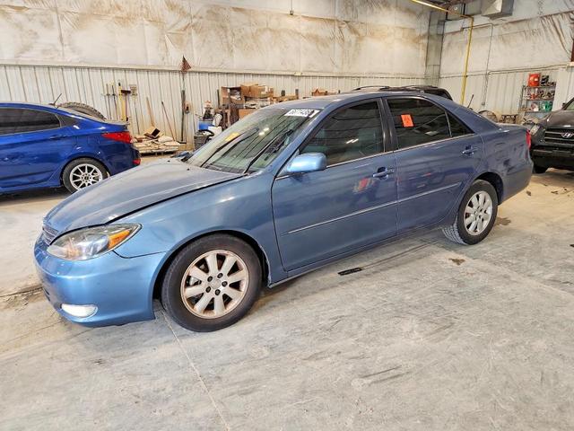 2004 TOYOTA CAMRY XLE  
