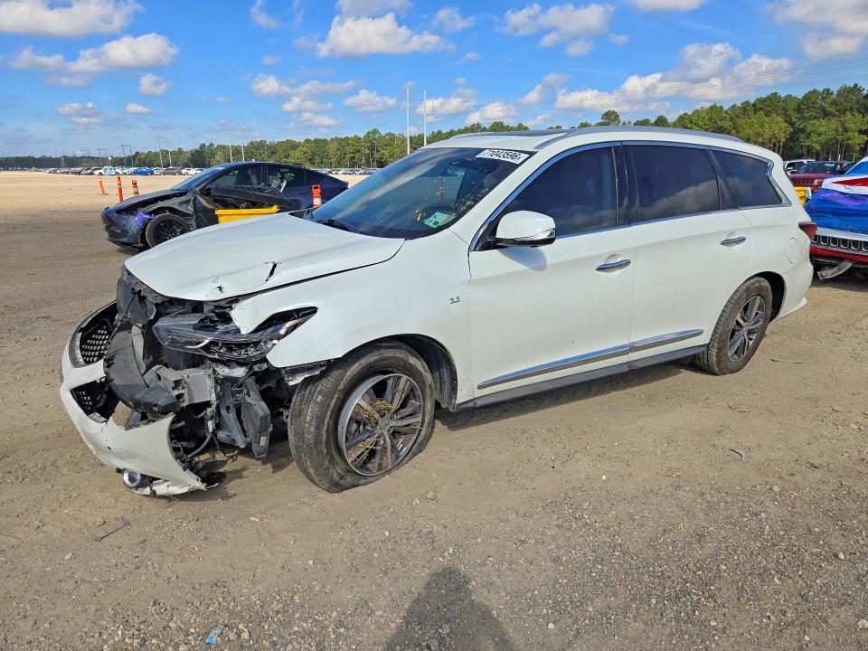 2020 INFINITI QX60 LUXE  