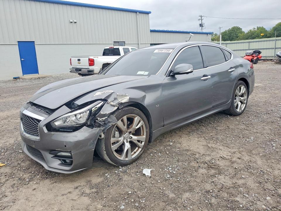 2015 INFINITI Q70 37  
