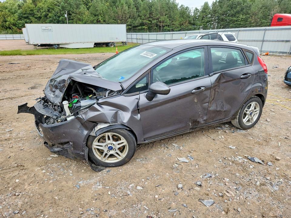 2017 FORD FIESTA SE  