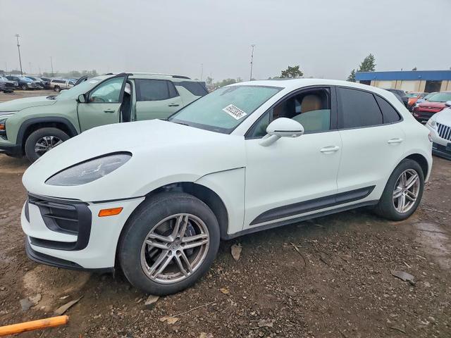 2025 PORSCHE MACAN BASE  