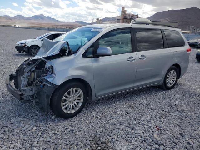 2011 TOYOTA SIENNA LE  