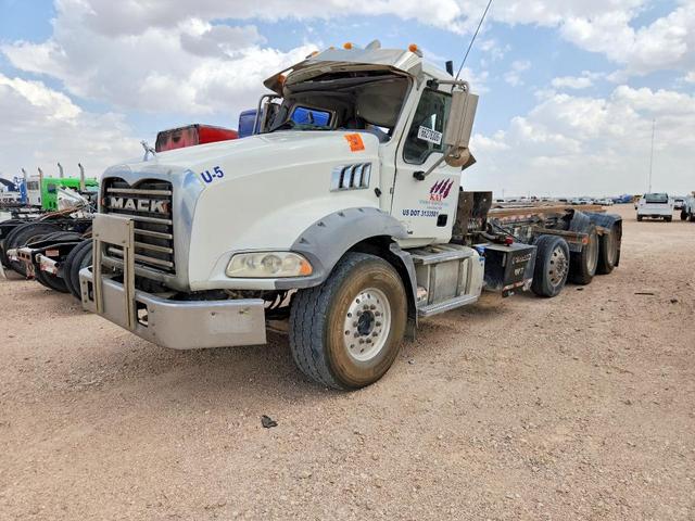 2023 MACK GRANITE   