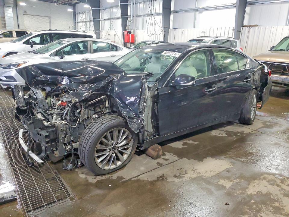 2018 INFINITI Q50 30T LUXE  