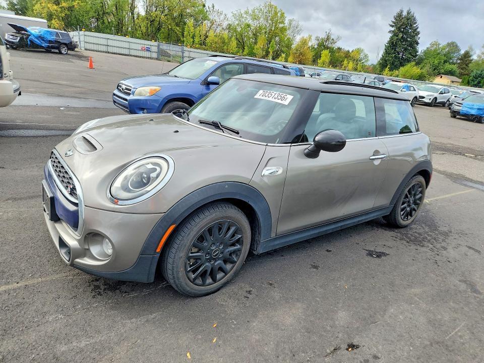 2017 MINI COOPER S  