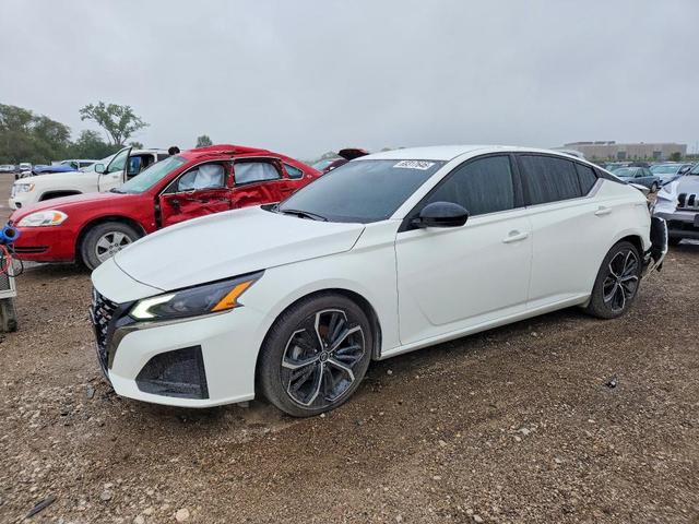 2023 NISSAN ALTIMA SR  