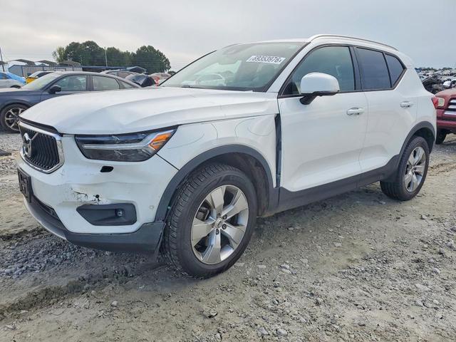 2019 VOLVO XC40 T5 MOMENTUM  