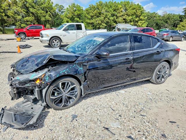 2024 NISSAN ALTIMA SR  