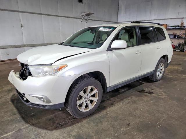 2012 TOYOTA HIGHLANDER SE  