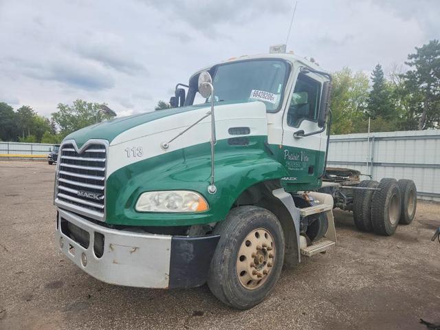 2013 MACK CXU613 SEMI TRUCK