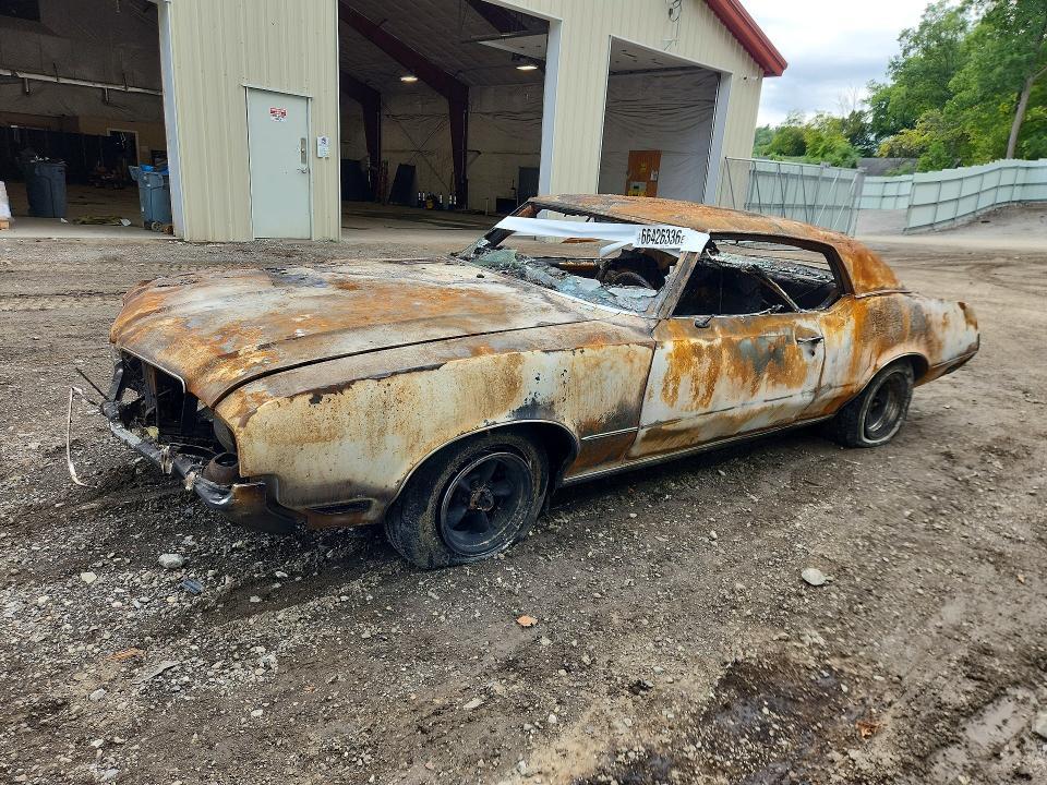 1972 OLDSMOBILE CUTLASS   