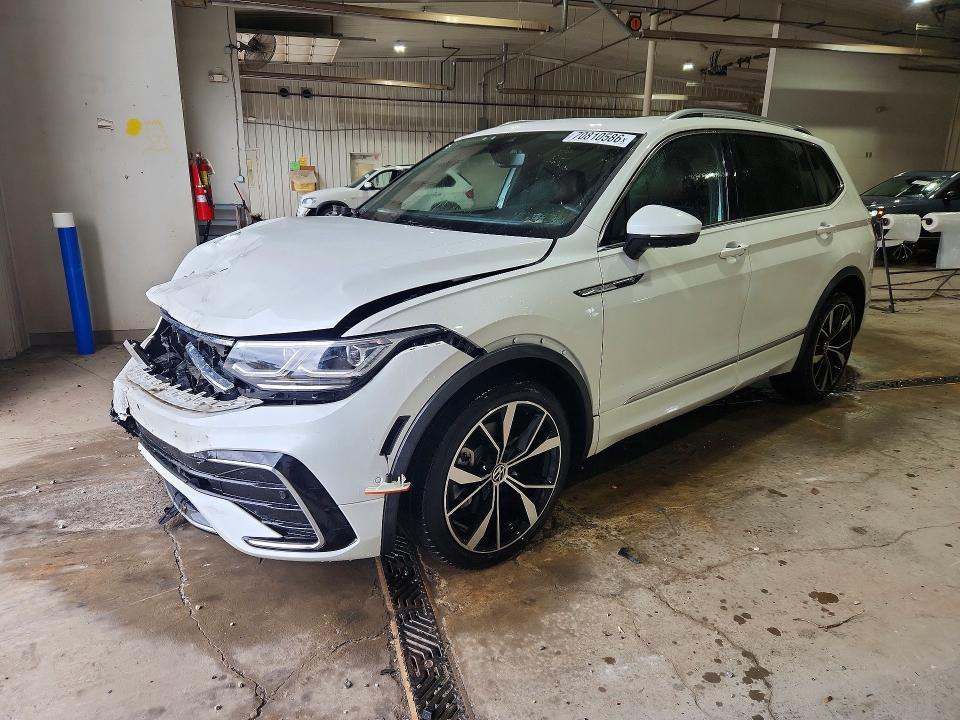 2024 VOLKSWAGEN TIGUAN SEL R-LINE BLACK  