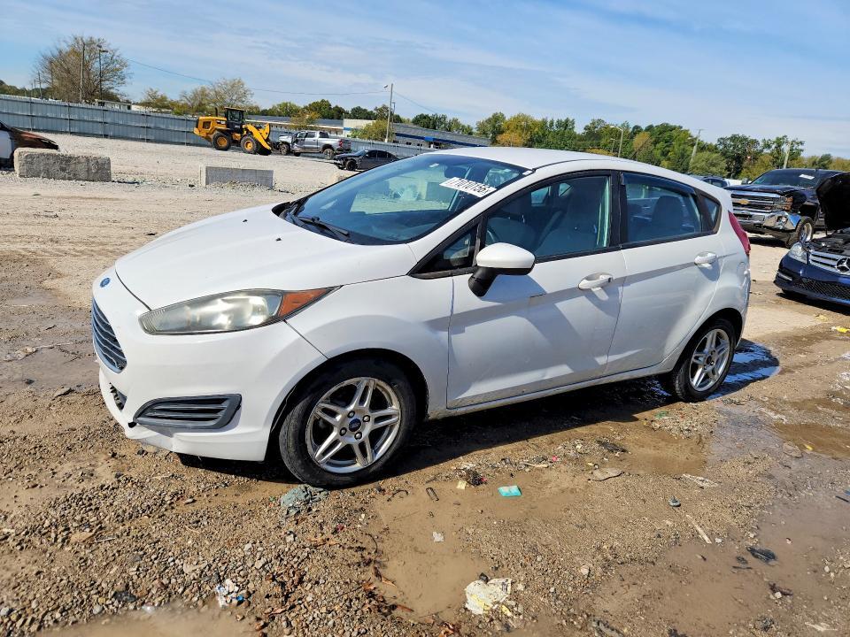 2017 FORD FIESTA SE  